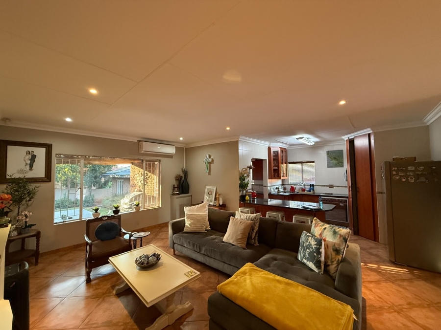 3 Bedroom Property for Sale in Safari Gardens North West